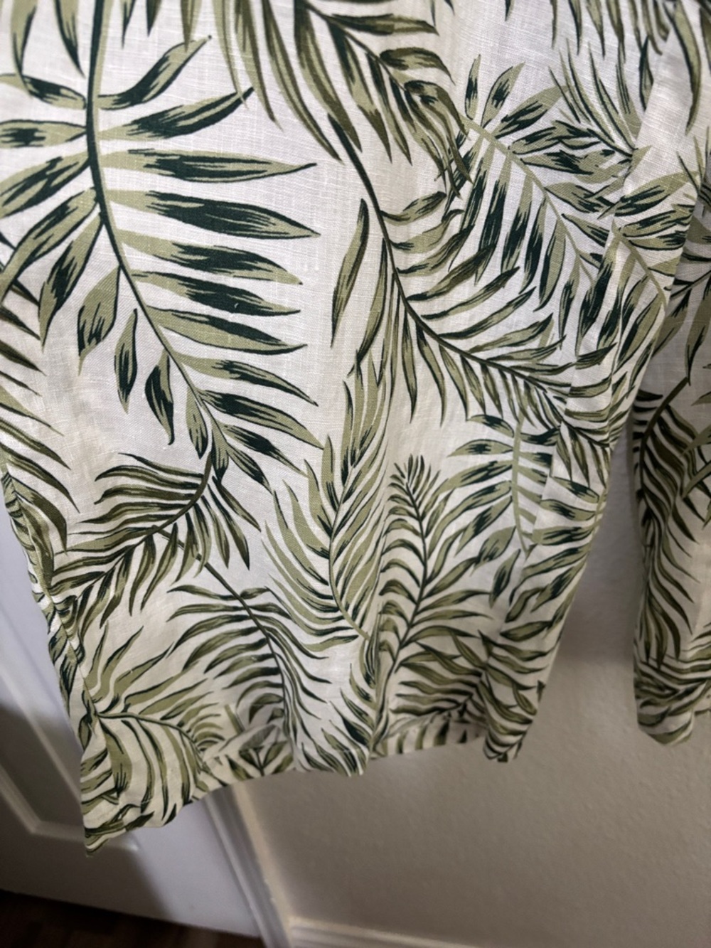 Tahari Linen Cropped Pants White Green Leaf Print 100% Linen Size Large Side Zip - Picture 4 of 11